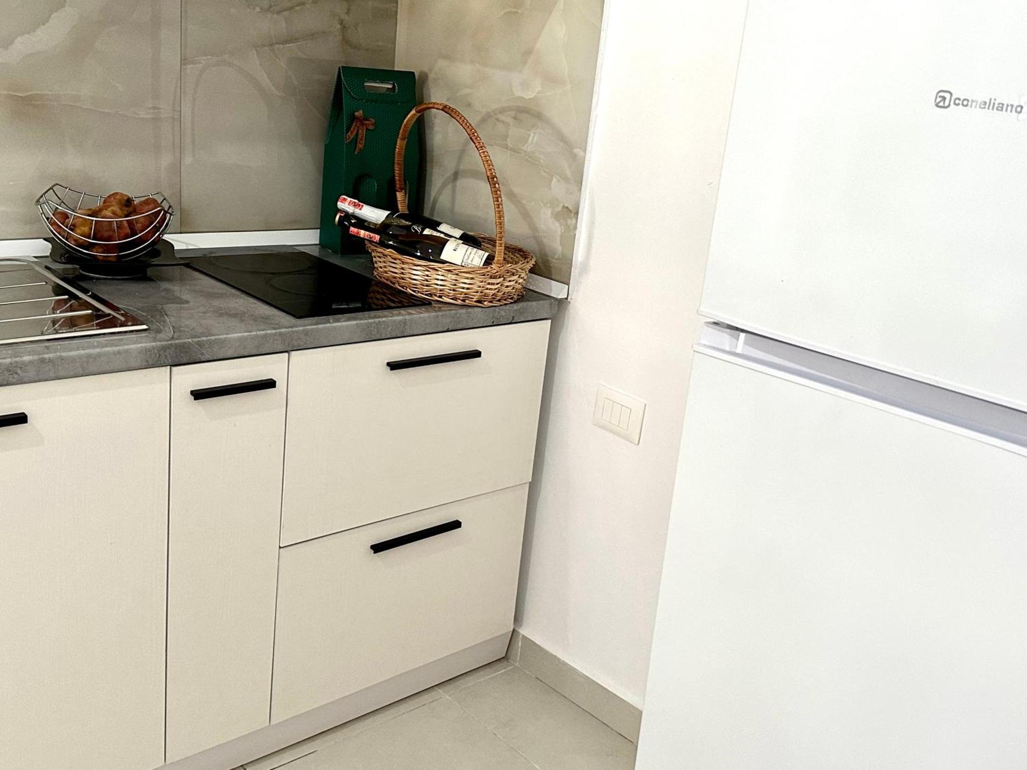 Shell Hom Golem (Tirana)